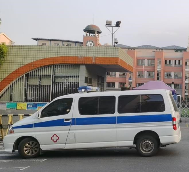 嘉善救护车出租护送骨折病人一公里多少钱